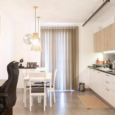 Apartment 259/4 - Lovely 1 Bedroom Flat In *