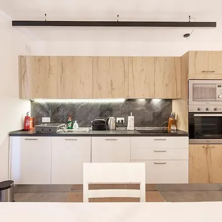 Apartment 259/4 - Lovely 1 Bedroom Flat In