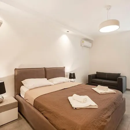 259/4 - Lovely 1 Bedroom Flat In